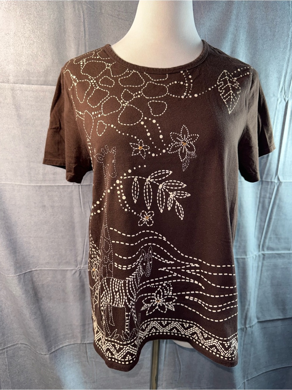 1768-Erika Black Short-Sleeve Tee with White Dotted Folk Print